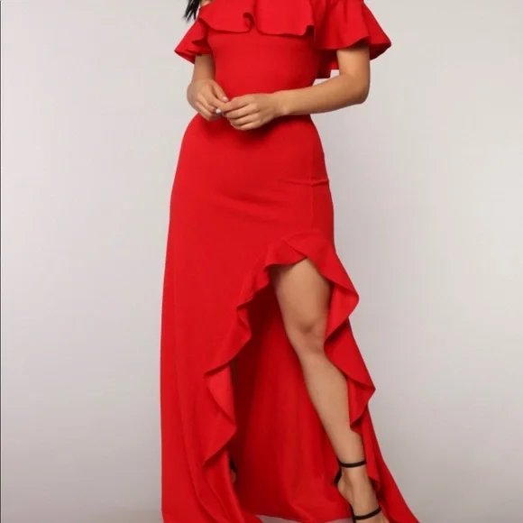 Red Holiday Chasing’ Love Ruffle Dress - Picture 2 of 11